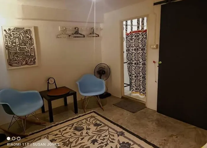 Beautiful 5 Story Family House Сasa de vacaciones *