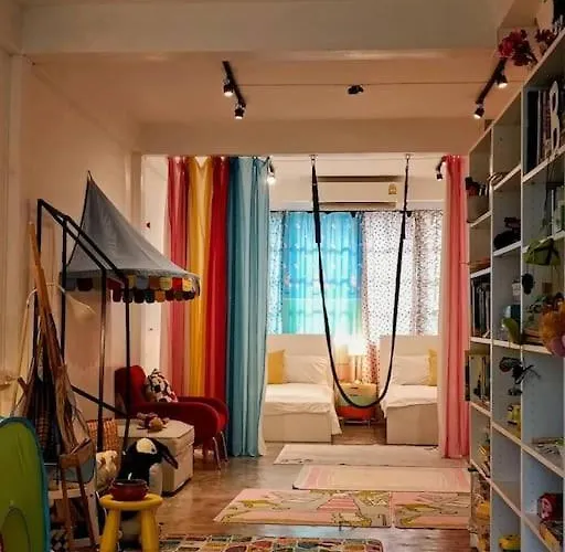 Beautiful 5 Story Family House Сasa de vacaciones